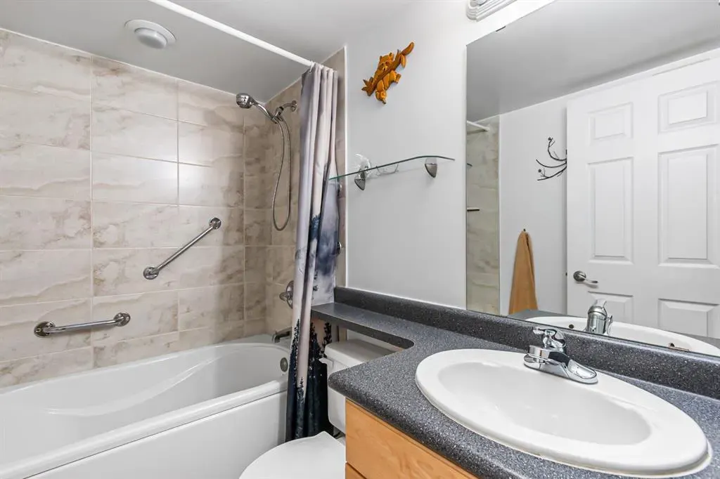 5100 52 Street, #202