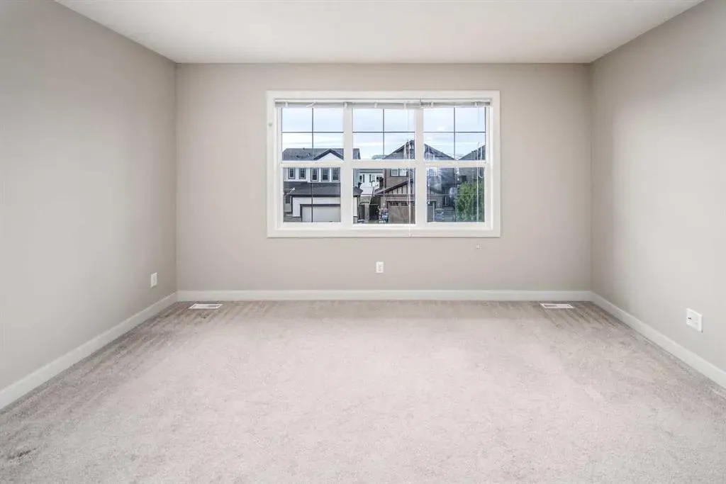136 Evansdale Common NW
