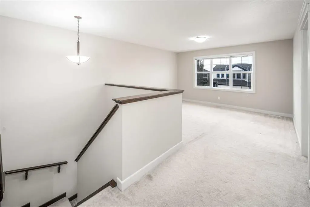 136 Evansdale Common NW