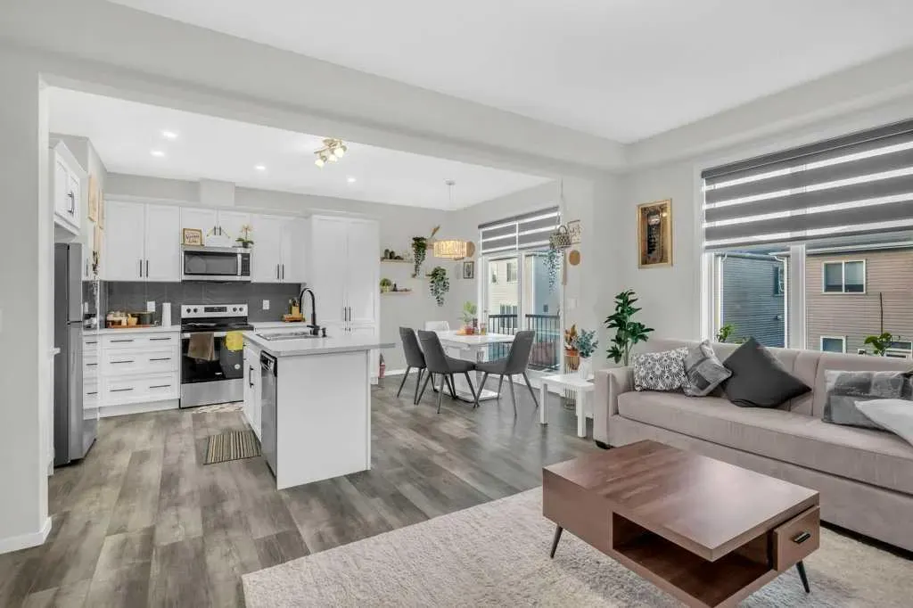 749 Windrow Manor SW