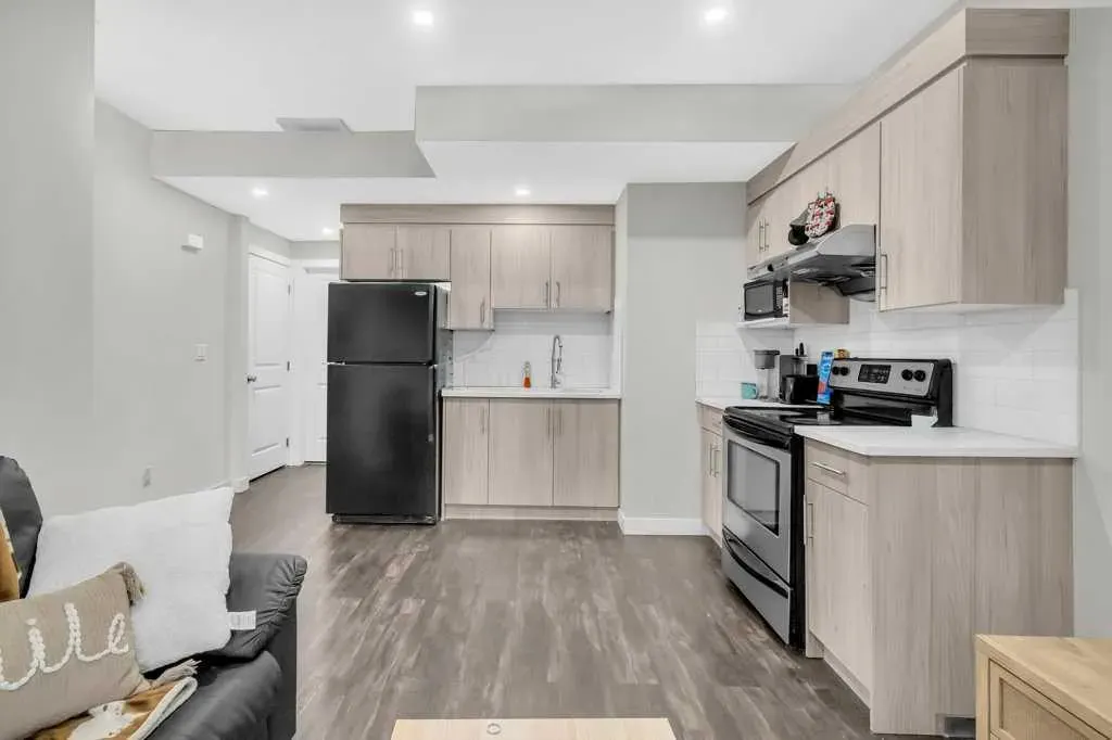 749 Windrow Manor SW