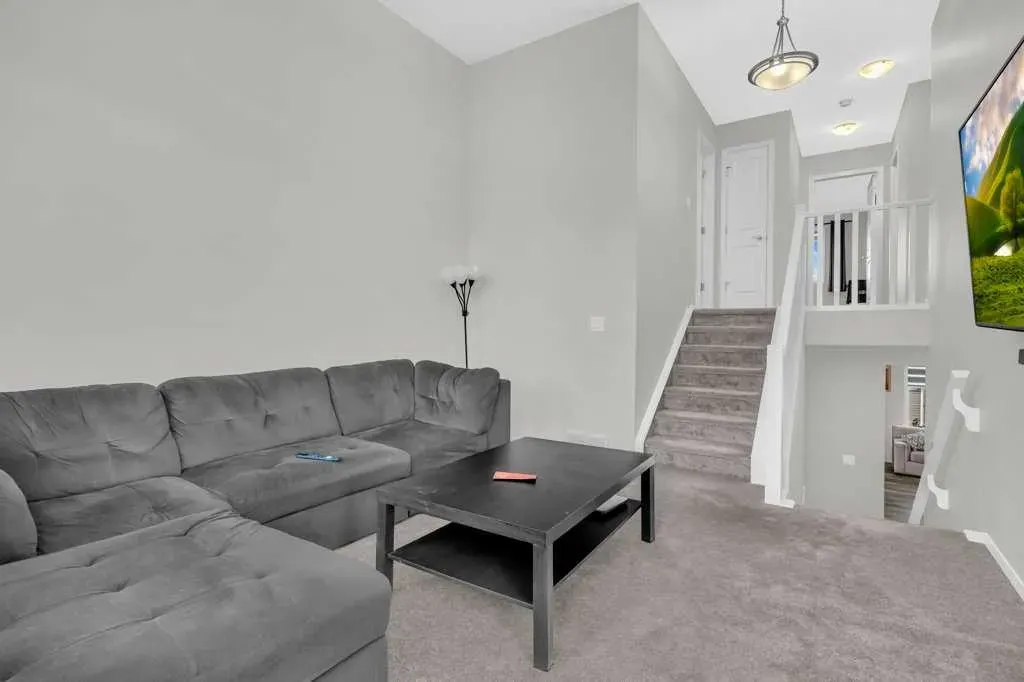 749 Windrow Manor SW