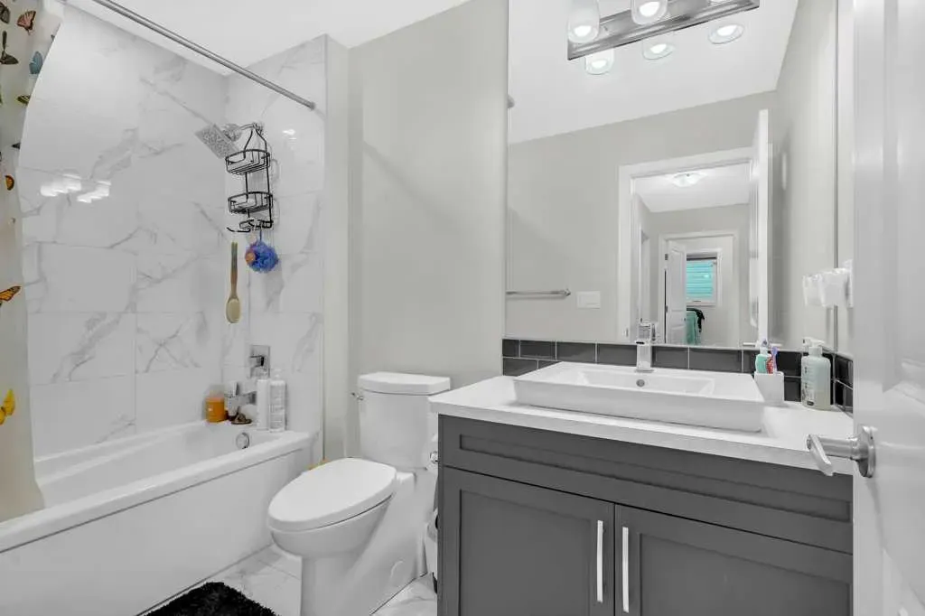 749 Windrow Manor SW