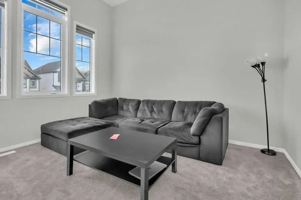 749 Windrow Manor SW