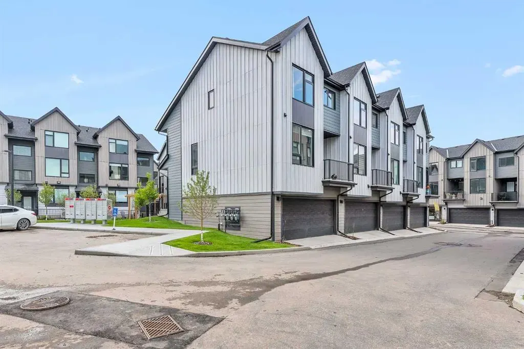 85 Sage Hill Heights NW, #404