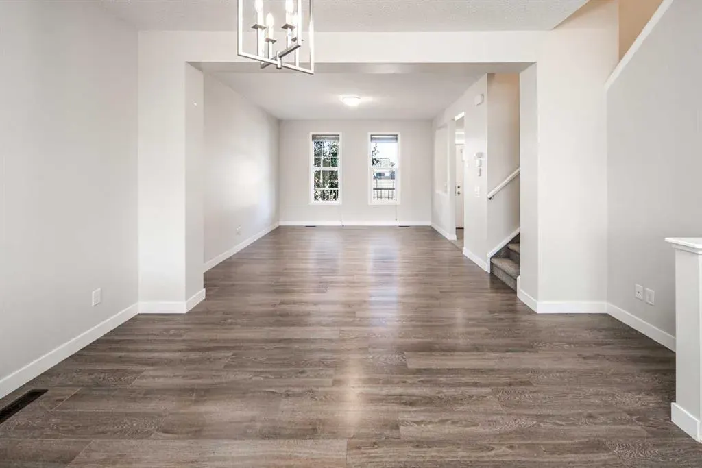 70 Evanscrest Road NW