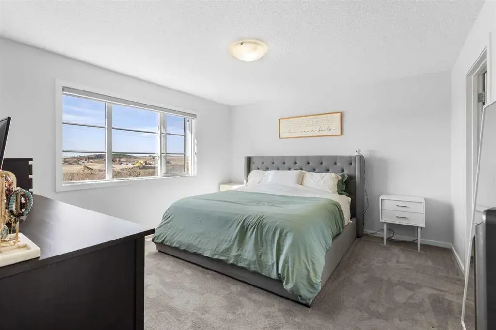 124 Carringham Way NW