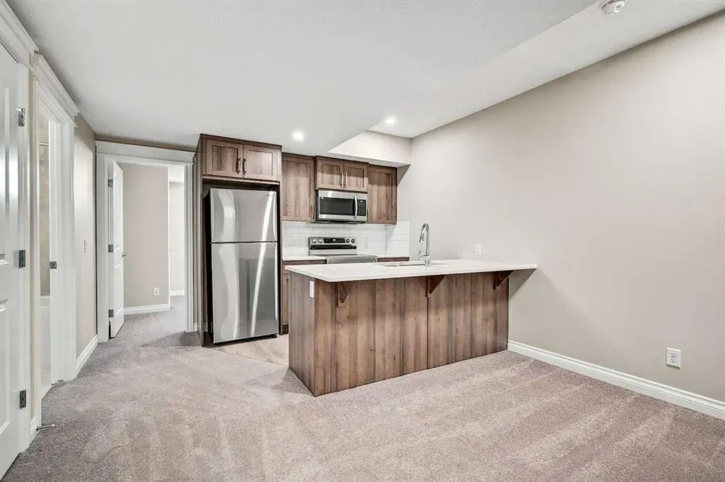 17 Veranda Boulevard SW