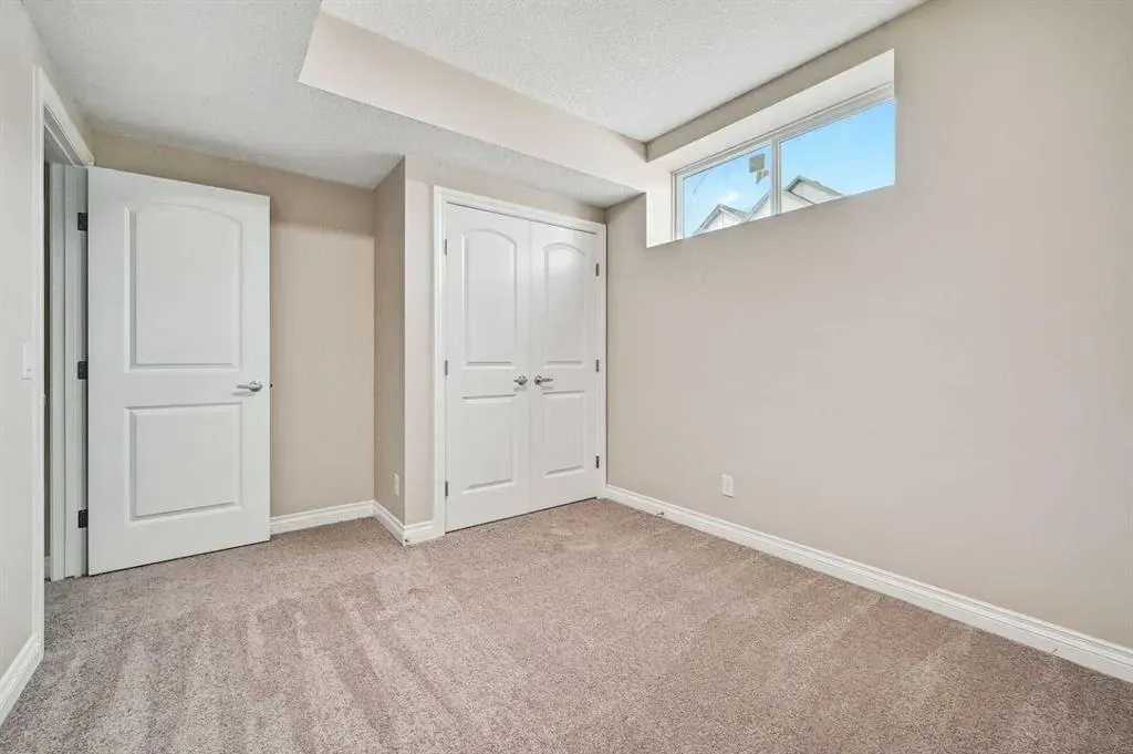 17 Veranda Boulevard SW