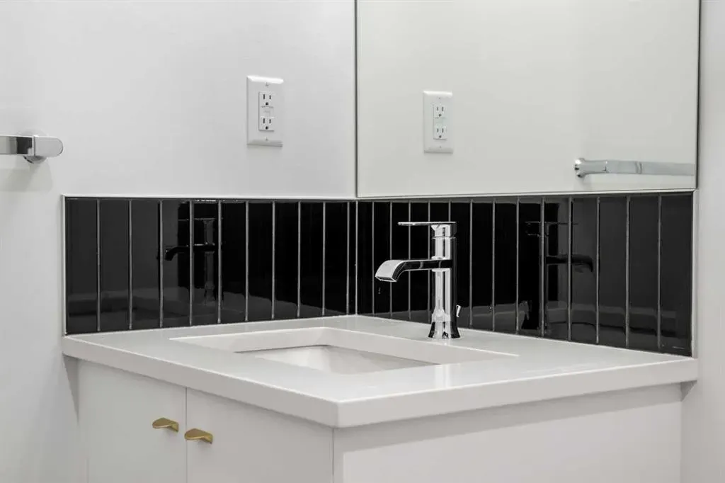 8235 8 Avenue SW, #116