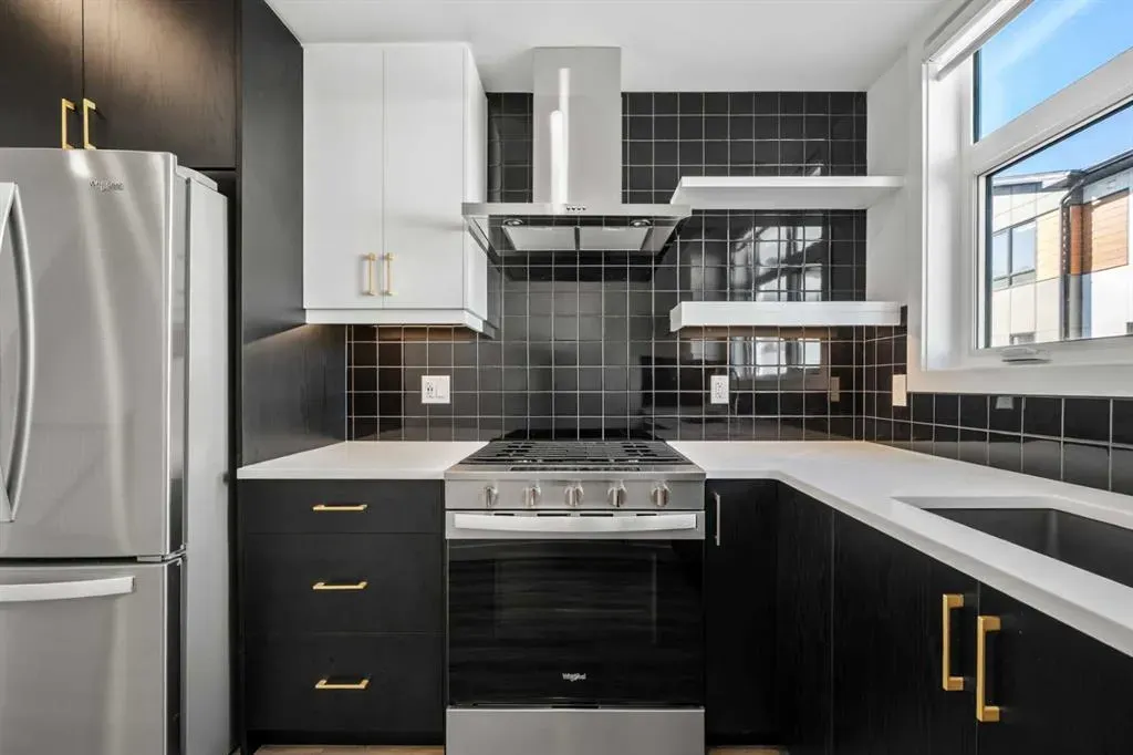 8235 8 Avenue SW, #116