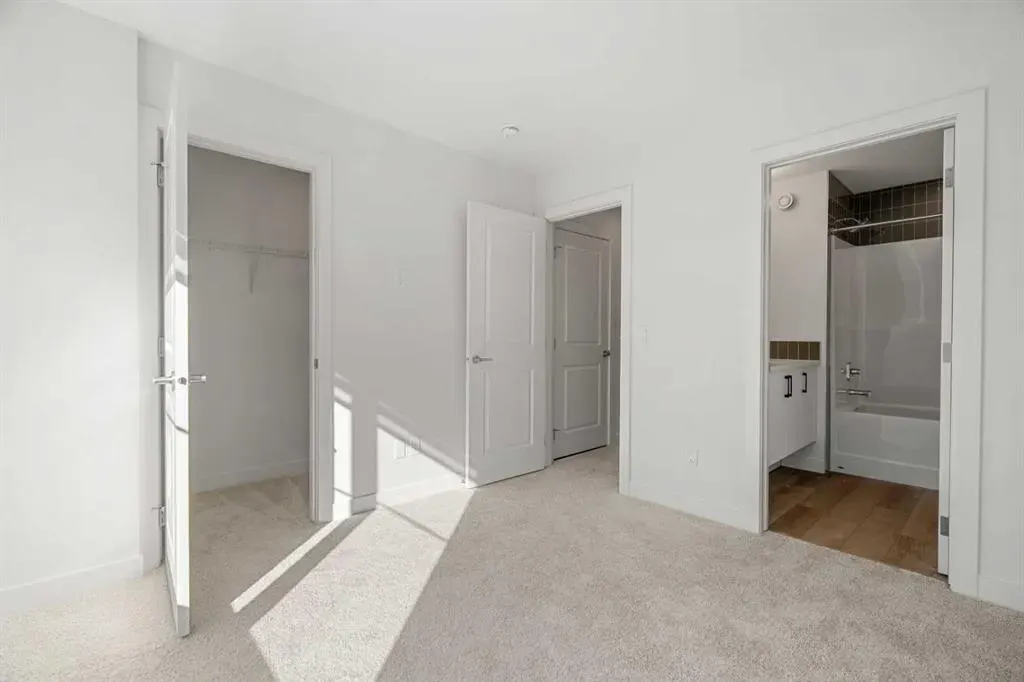 550 Seton Circle SE, #302