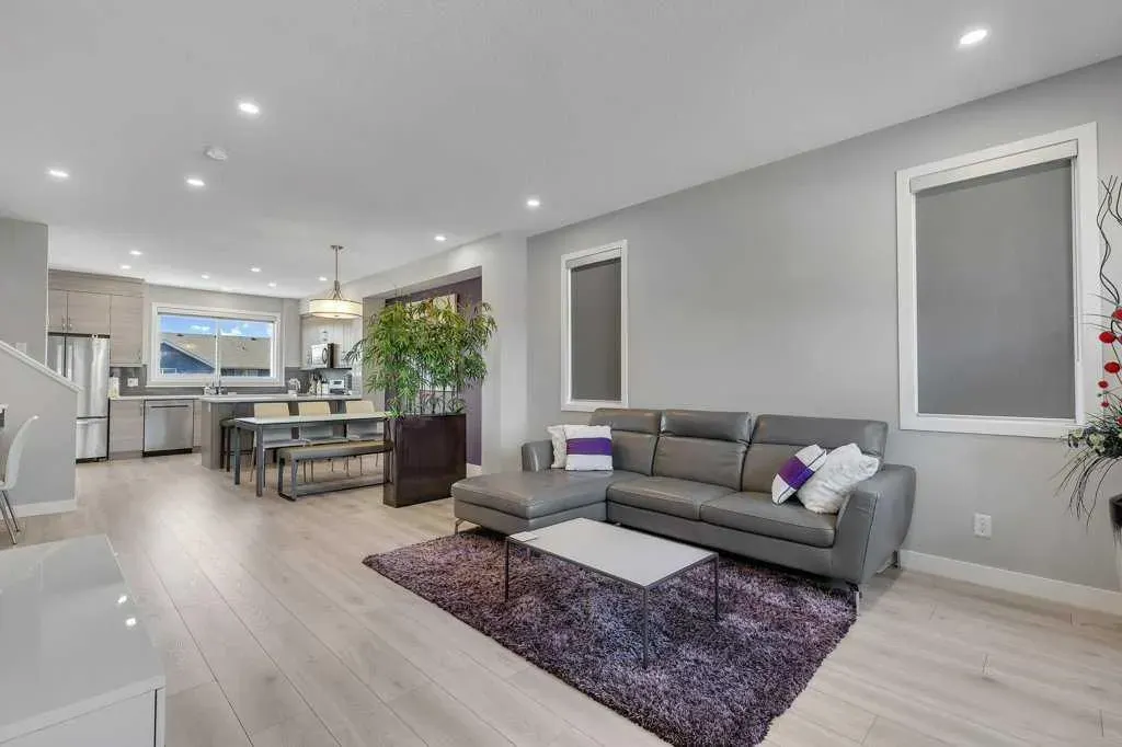 286 Carringvue Way NW