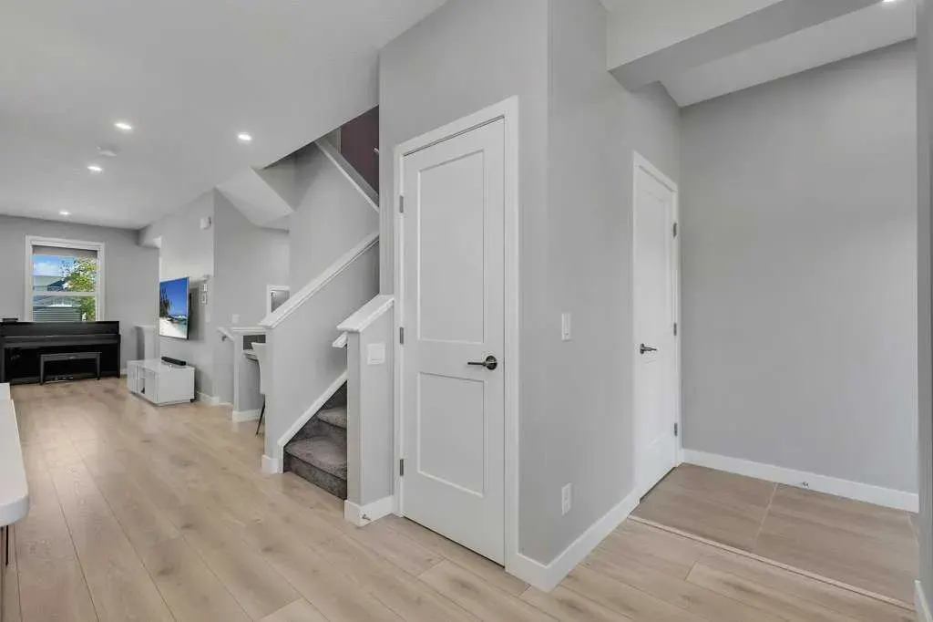 286 Carringvue Way NW