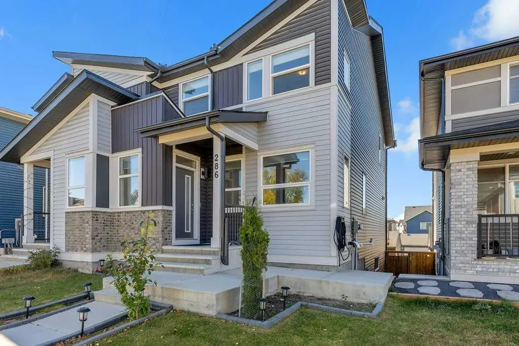286 Carringvue Way NW