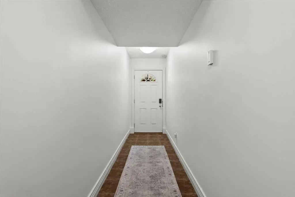 164 Rockyledge View NW, #1