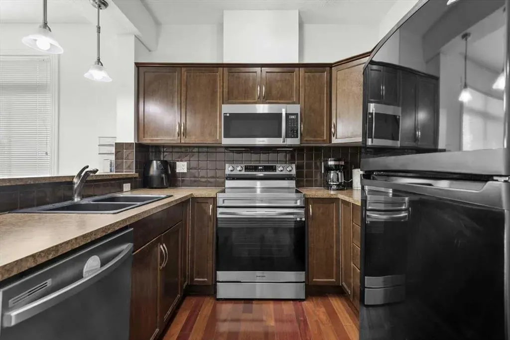 164 Rockyledge View NW, #1