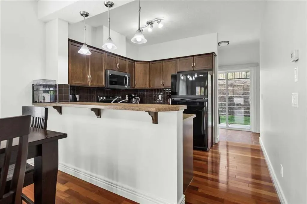 164 Rockyledge View NW, #1
