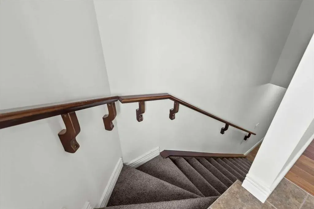 164 Rockyledge View NW, #1