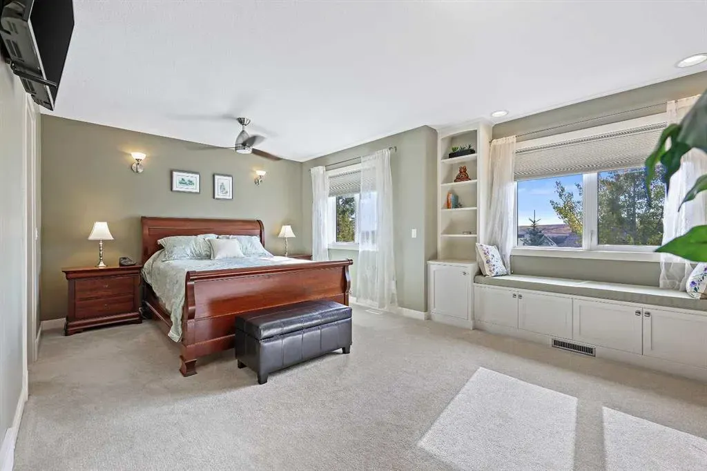 209 Discovery Ridge Way SW