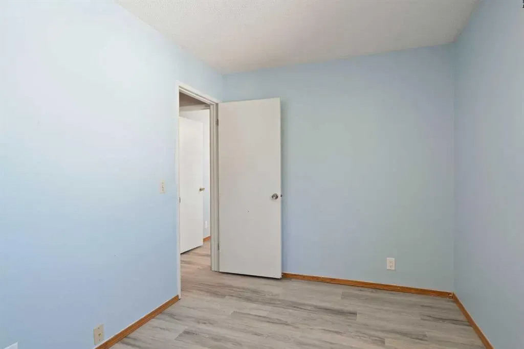 84 Maranda Close NE