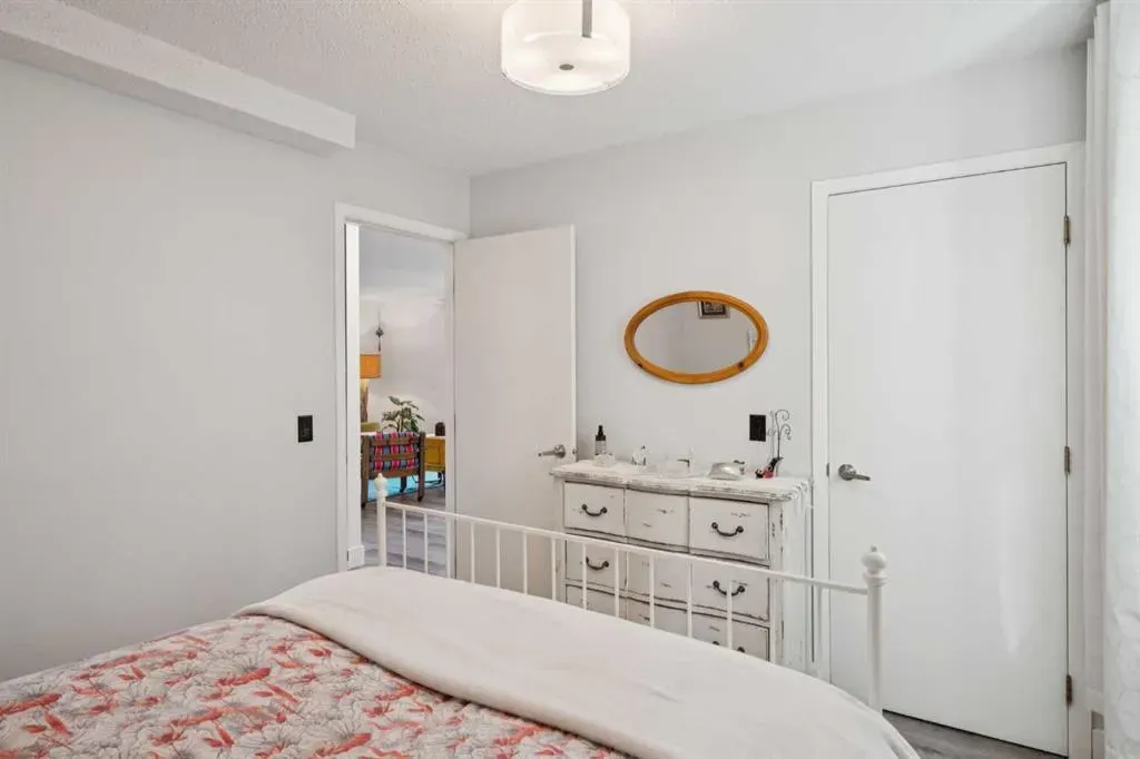1606 34 Avenue SW, #1