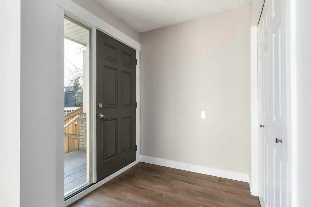 1939 25A Street SW, #4