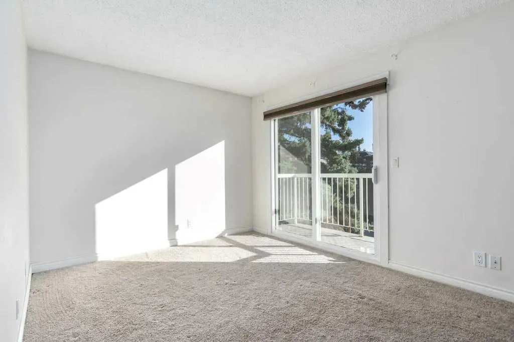 1939 25A Street SW, #4