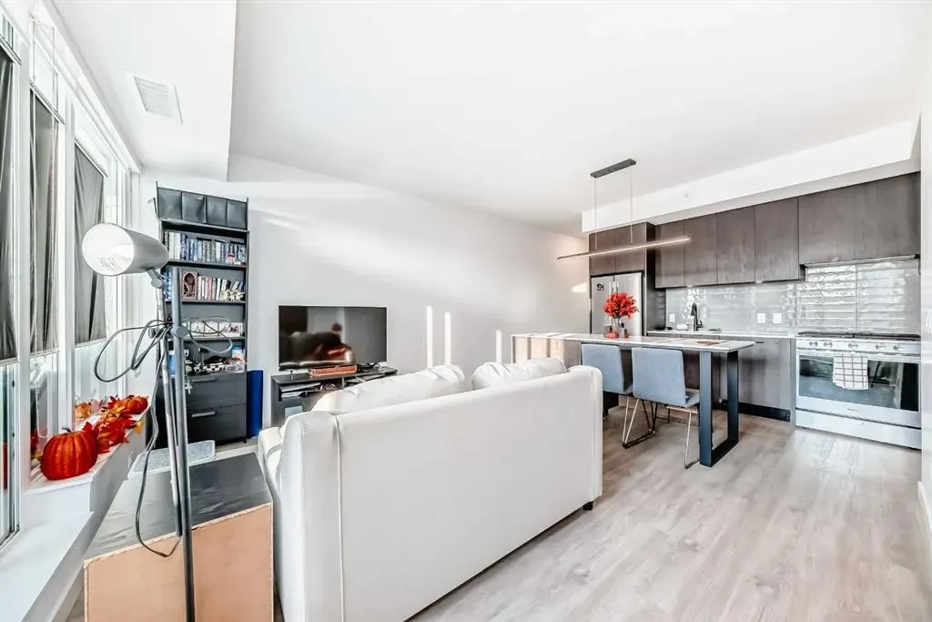1107 Gladstone Road NW, #311