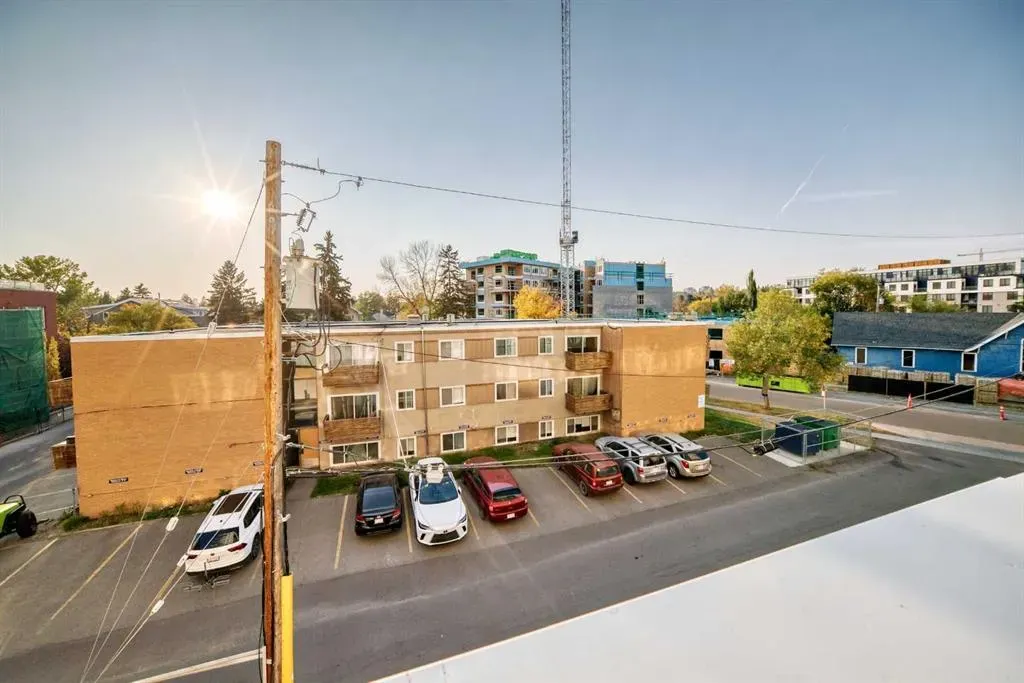1107 Gladstone Road NW, #311