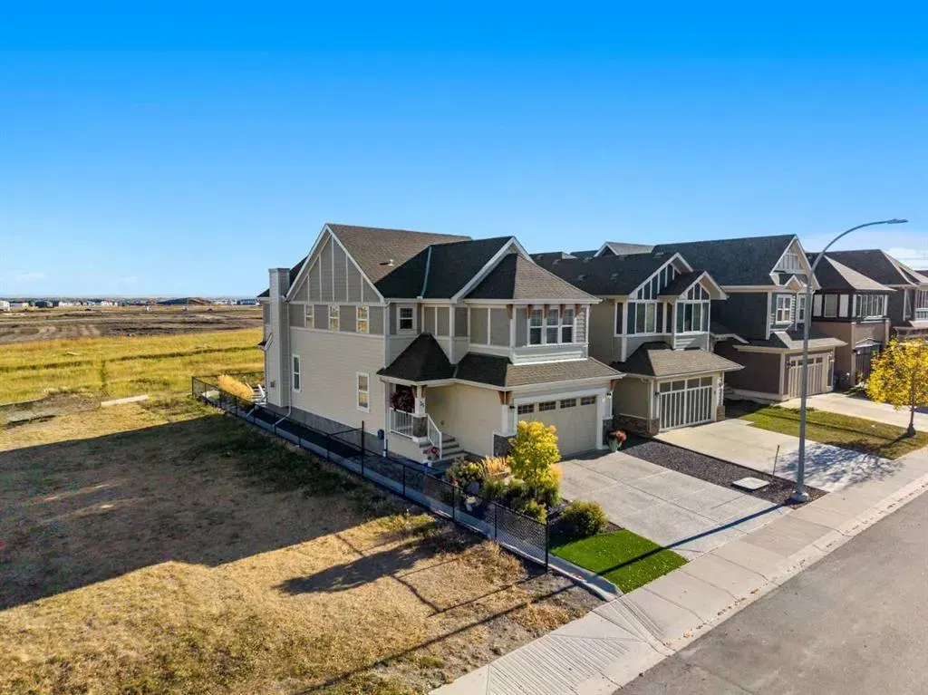 35 Mahogany Crescent SE