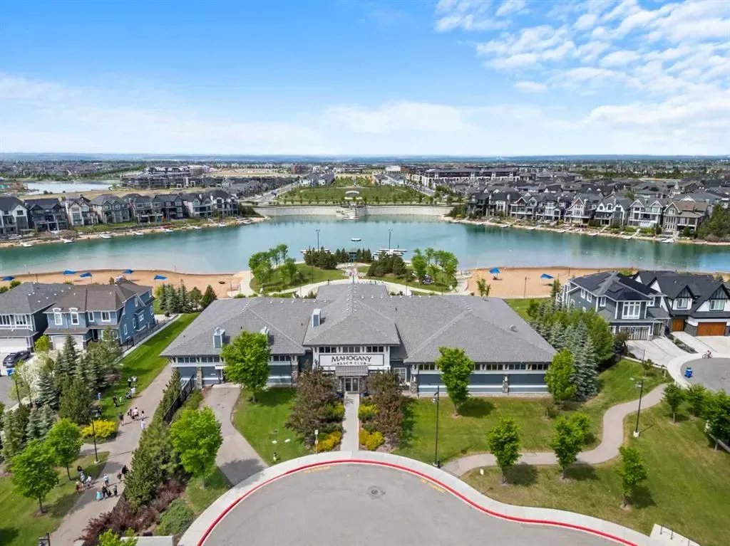 35 Mahogany Crescent SE