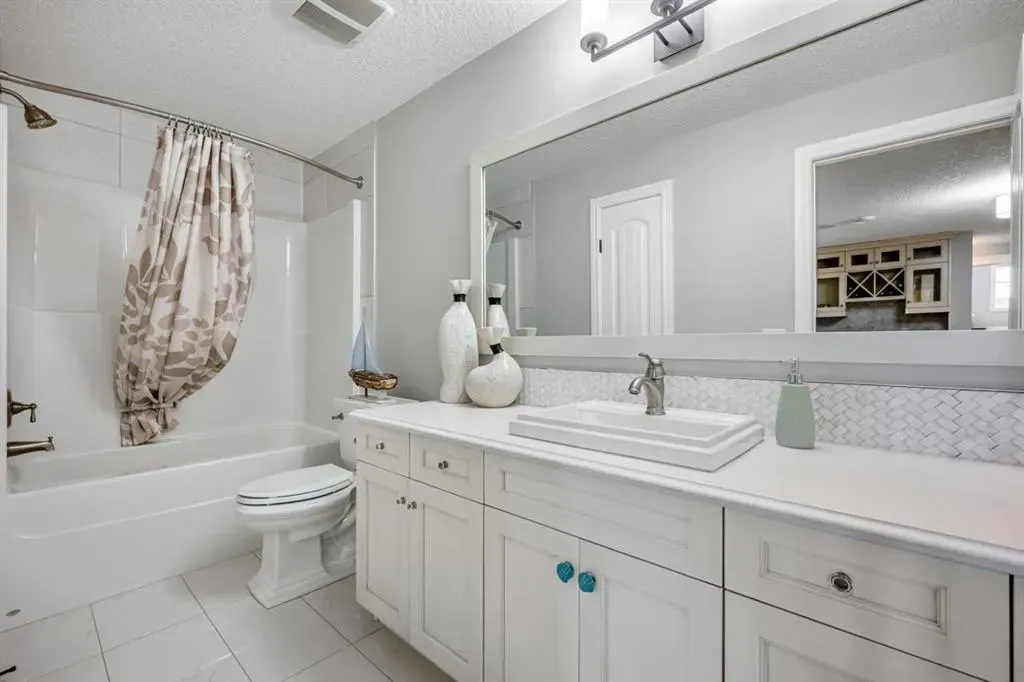 35 Mahogany Crescent SE