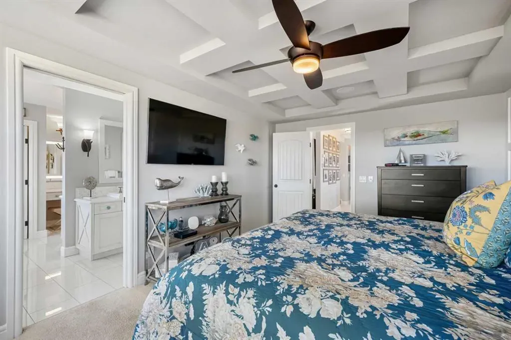 35 Mahogany Crescent SE