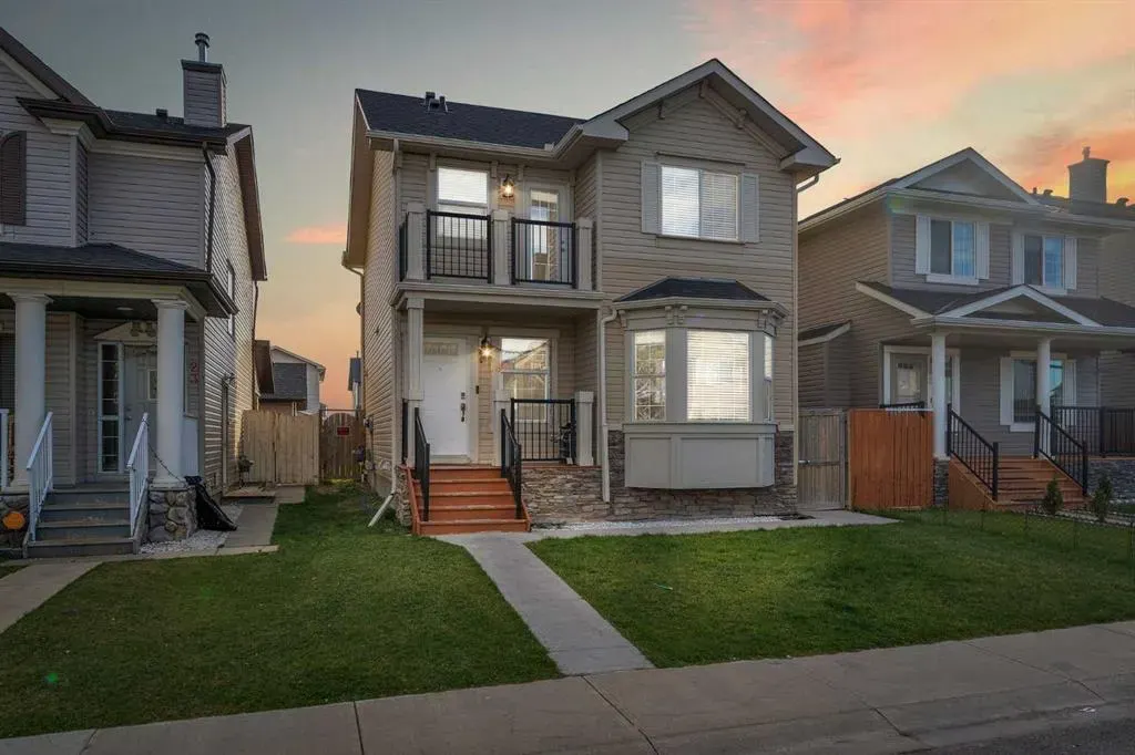 19 Taralake Rise NE