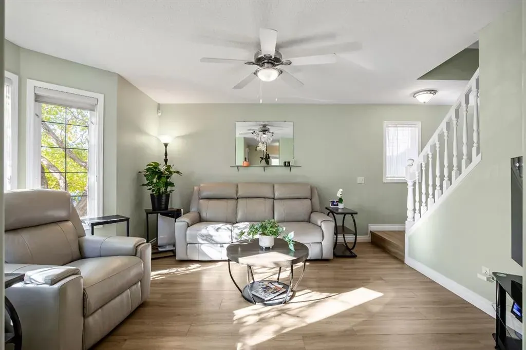 17 Luxstone Crescent SW
