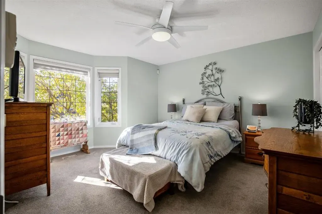 17 Luxstone Crescent SW