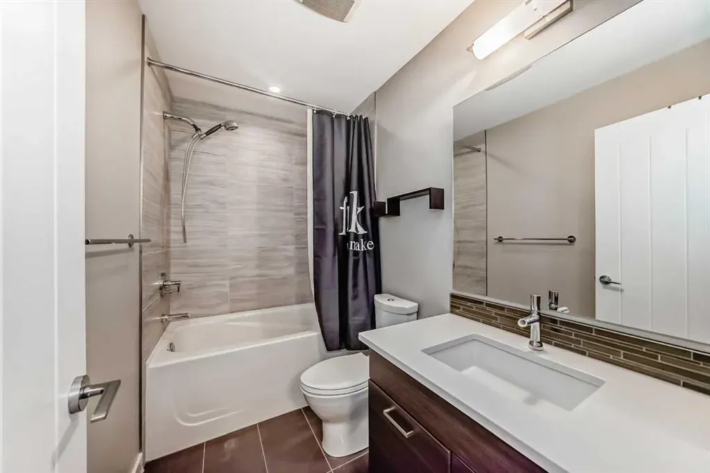 1741 36 Avenue SW, #2