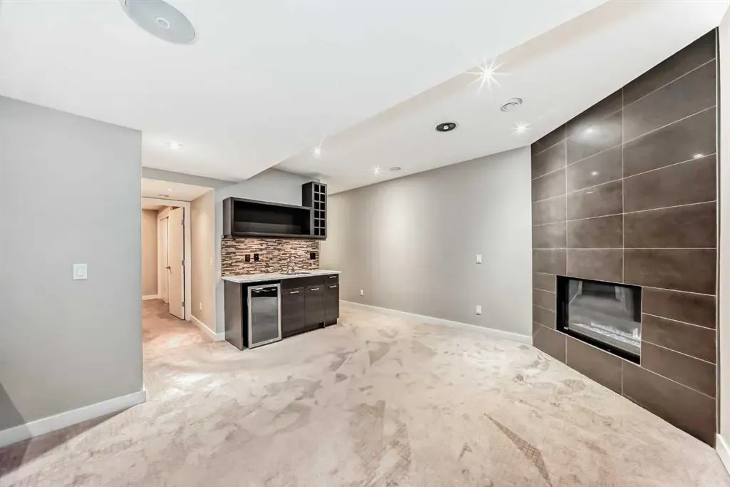 1741 36 Avenue SW, #2