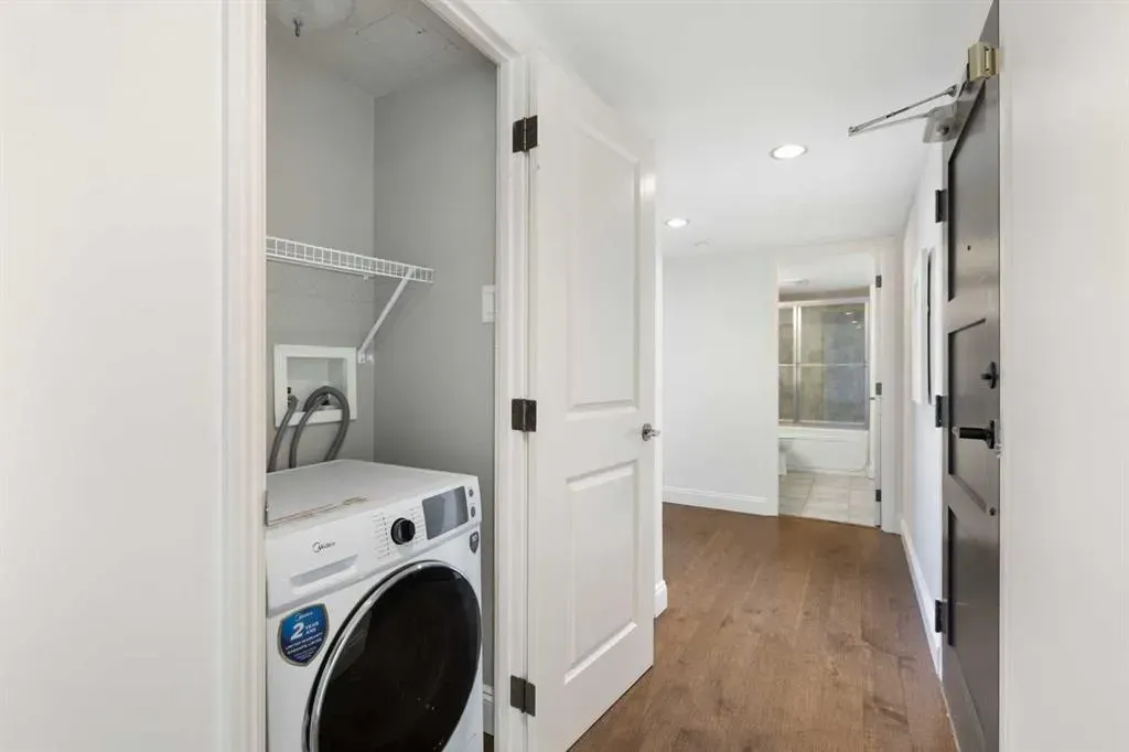 733 14 Avenue SW, #403