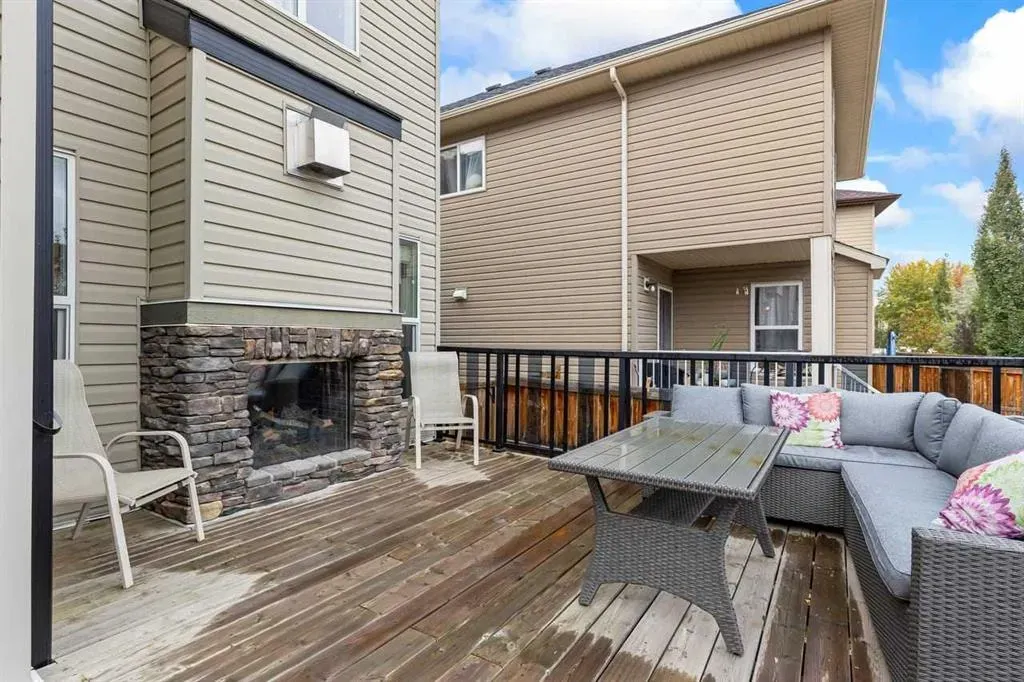 337 Bridleridge View SW