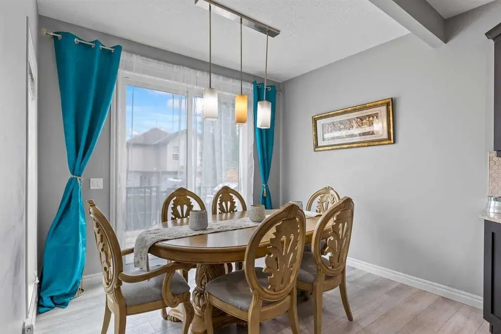 337 Bridleridge View SW