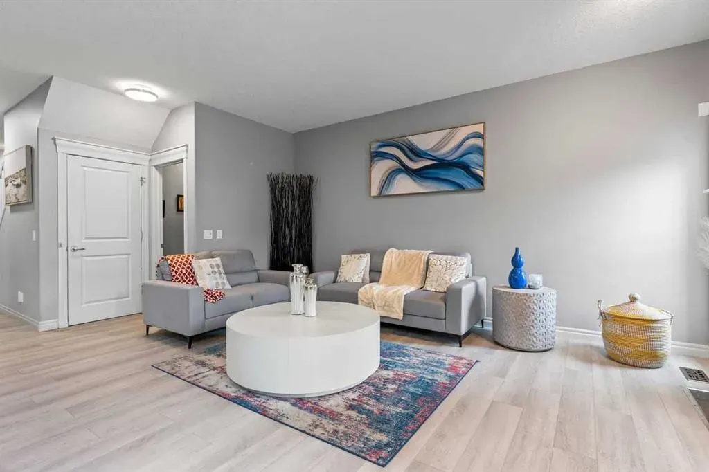 337 Bridleridge View SW