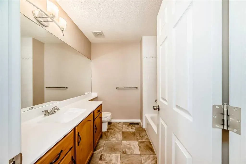 17 Kingsland Court SW