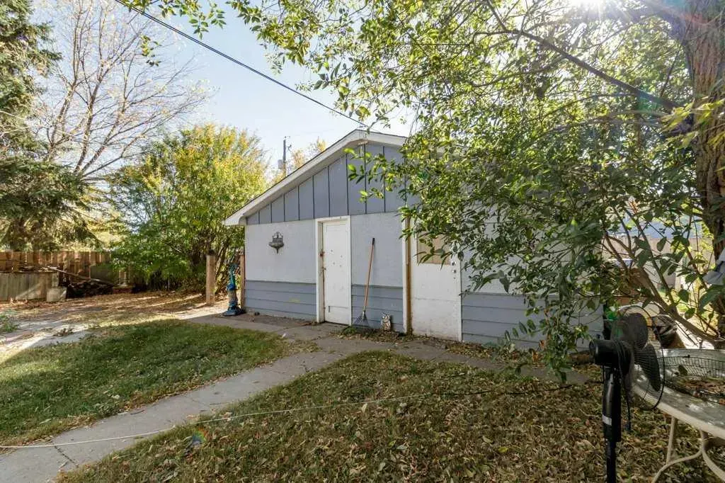 3719 50 Street