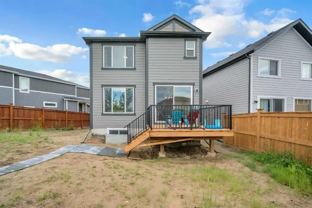 93 Legacy Reach Crescent SE
