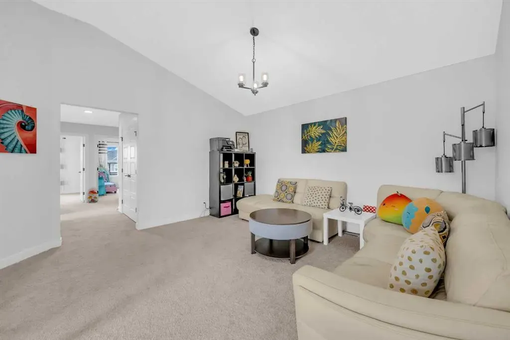 93 Legacy Reach Crescent SE