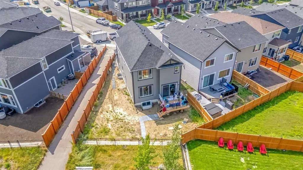 93 Legacy Reach Crescent SE