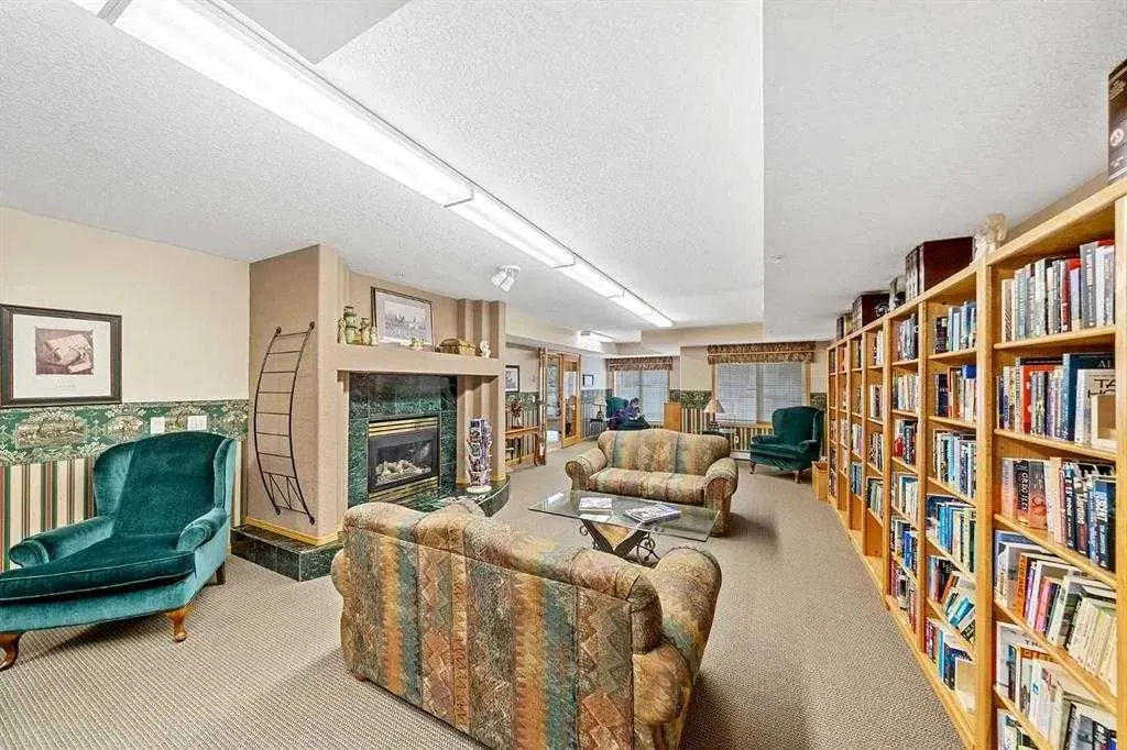 8535 Bonaventure Drive SE, #202