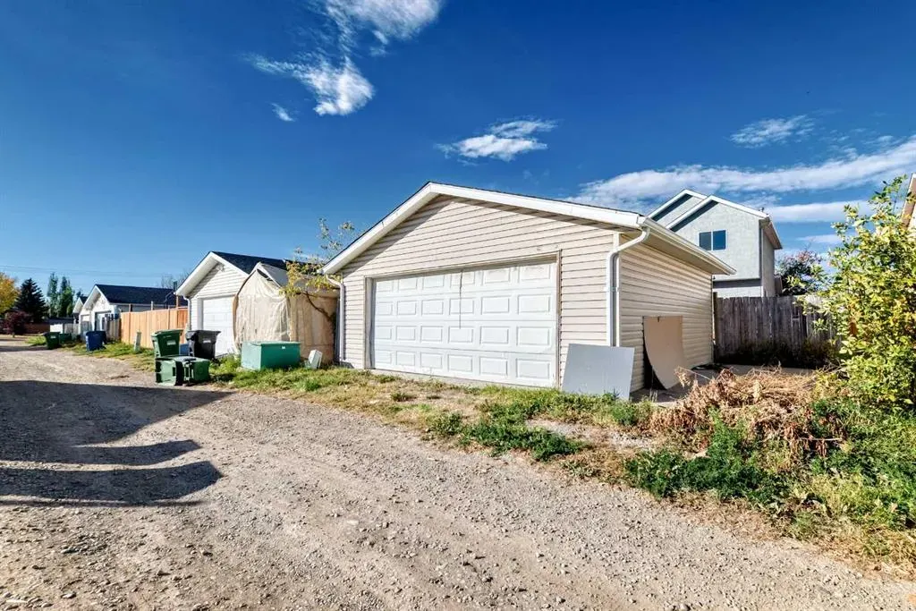 120 Martinview Close NE